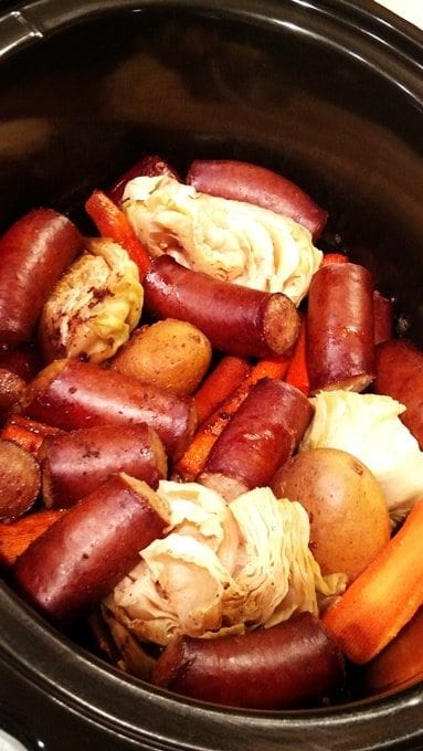 https://www.slowcookerkitchen.com/wp-content/uploads/2016/01/One-Pot-Smoked-Sausage-Dinner-131.jpg